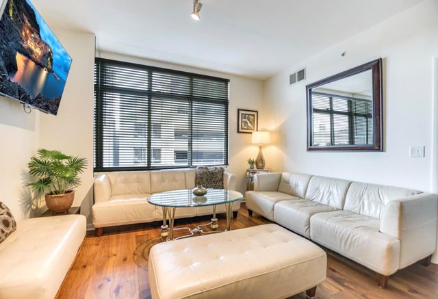 54 Rainey ST 703, Austin, TX 78701