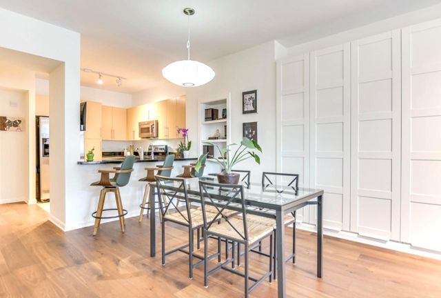 54 Rainey ST 703, Austin, TX 78701