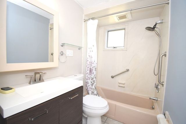 128 South Flag Street, Worcester, MA 01602