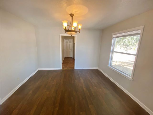 829 E Hoffman Ave, Kingsville, TX 78363