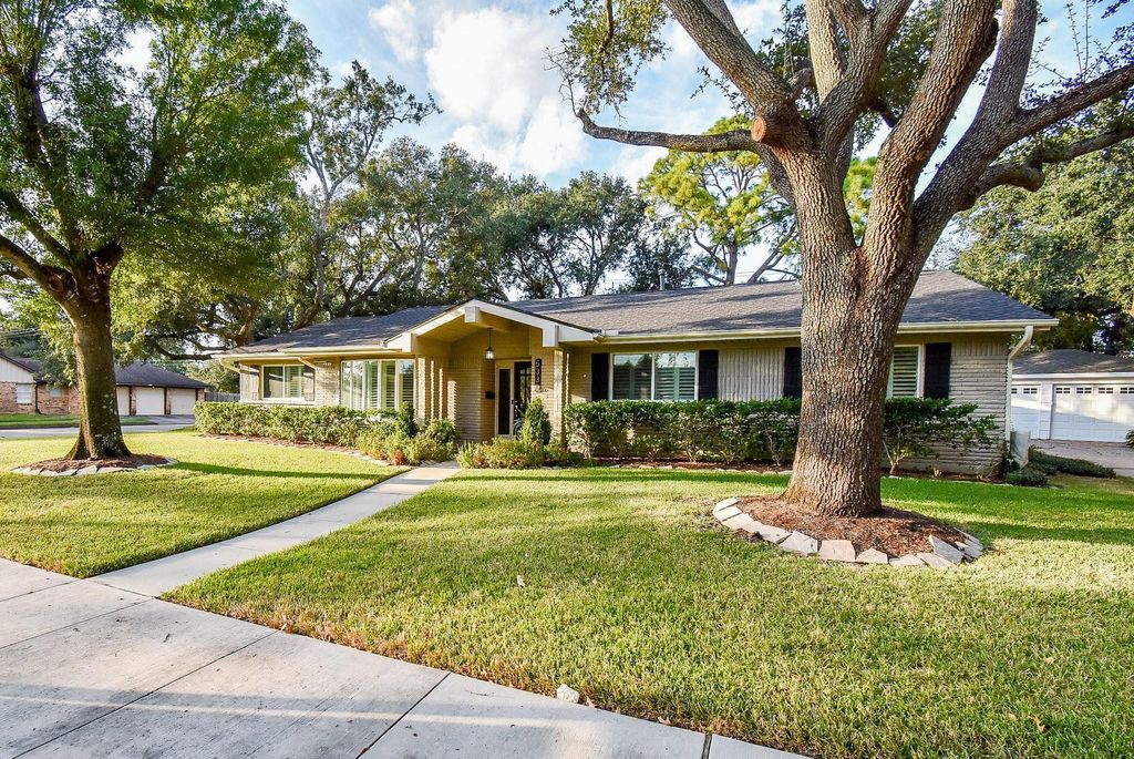 5330 Jackwood Street, Houston, TX 77096