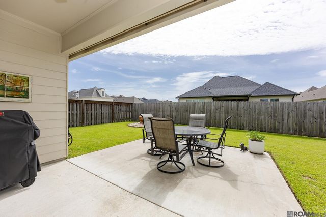 505 Silverbill Ln, Baton Rouge, LA 70810