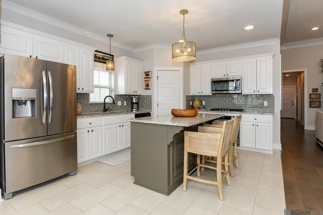 505 Silverbill Ln, Baton Rouge, LA 70810