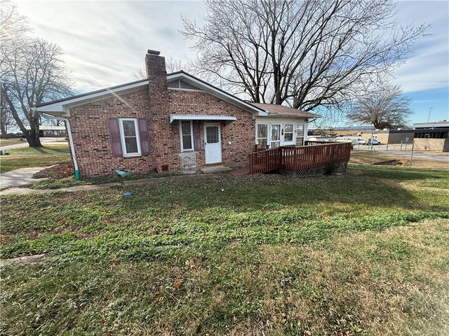 5602 Montgomery Drive, Harrison, AR 72601