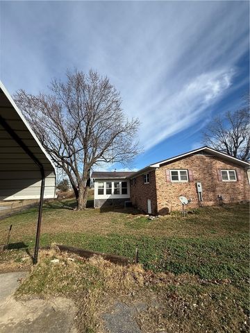 5602 Montgomery Drive, Harrison, AR 72601