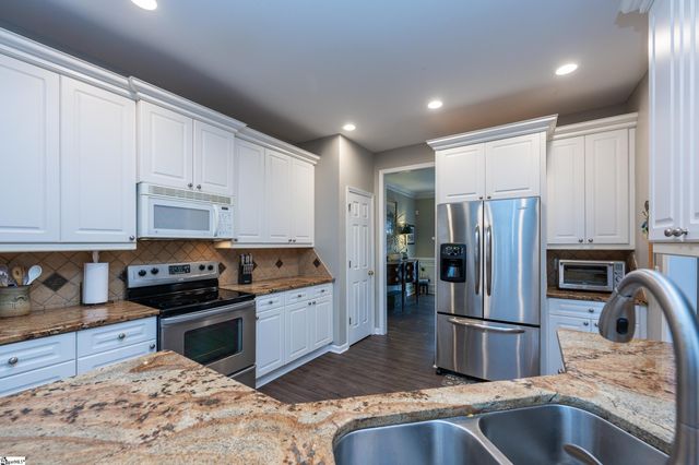 802 Worchester Place, Simpsonville, SC 29680