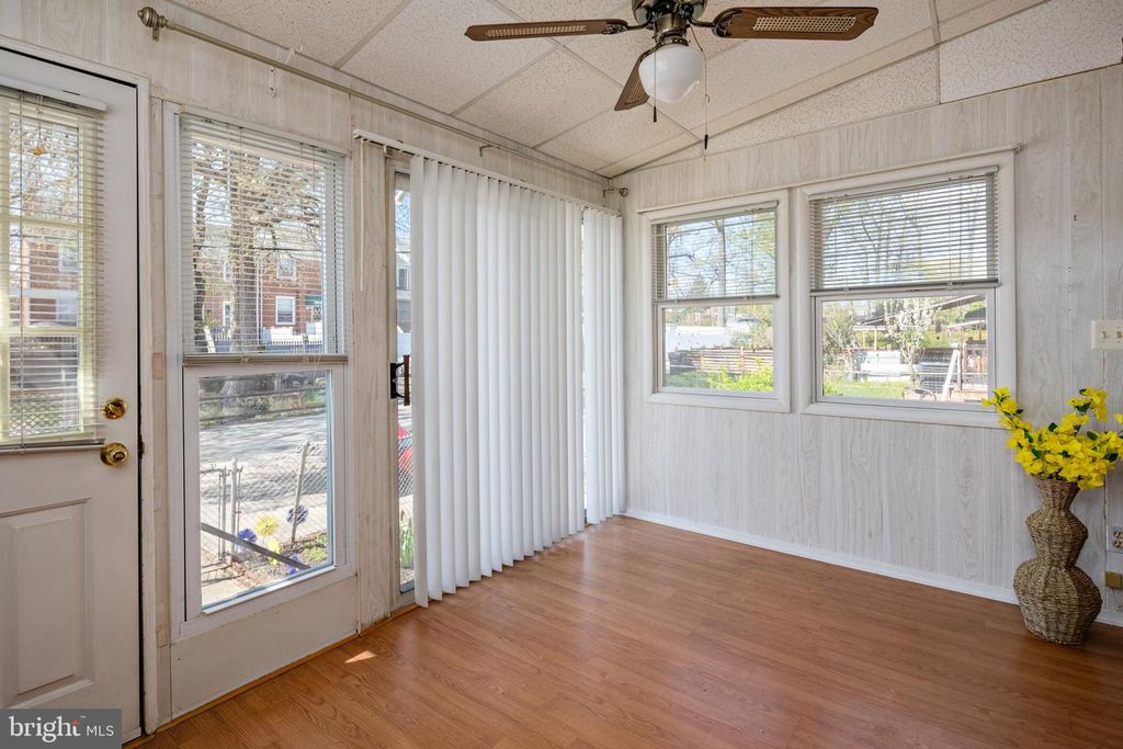 Image 11 of property listing at 8546 OAKLEIGH RD, Baltimore, MD 21234