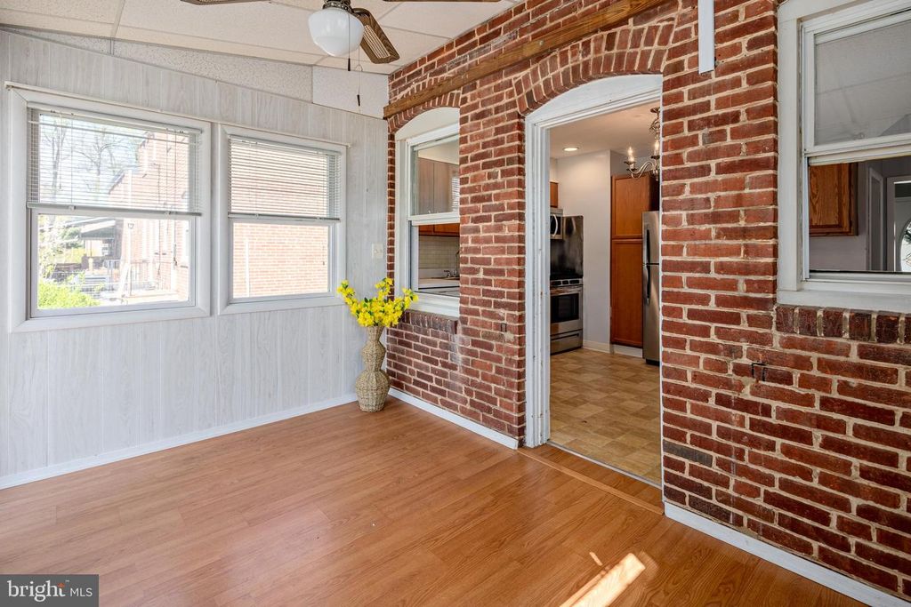 Image 12 of property listing at 8546 OAKLEIGH RD, Baltimore, MD 21234