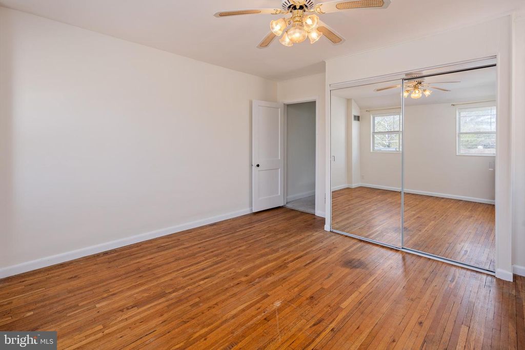 Image 17 of property listing at 8546 OAKLEIGH RD, Baltimore, MD 21234