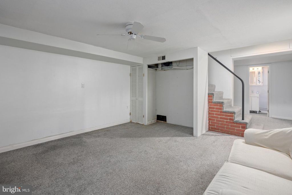 Image 24 of property listing at 8546 OAKLEIGH RD, Baltimore, MD 21234