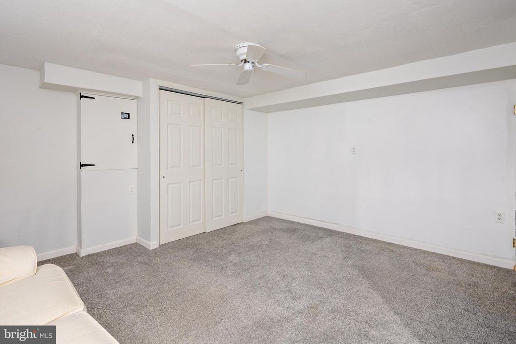 Image 27 of property listing at 8546 OAKLEIGH RD, Baltimore, MD 21234