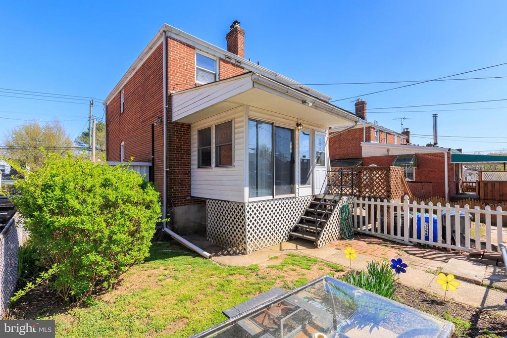 Image 32 of property listing at 8546 OAKLEIGH RD, Baltimore, MD 21234