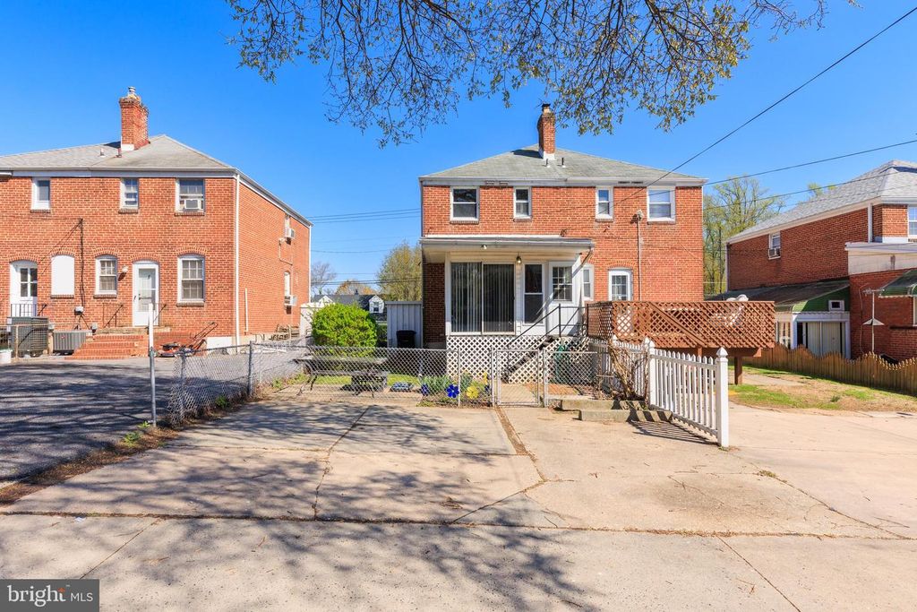 Image 33 of property listing at 8546 OAKLEIGH RD, Baltimore, MD 21234