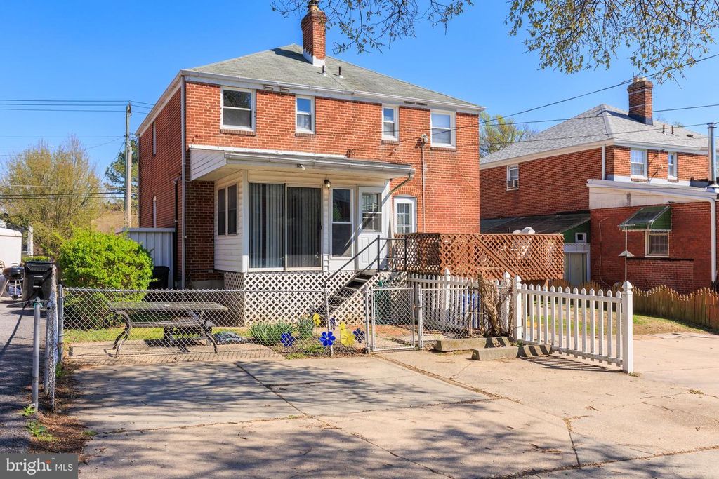 Image 34 of property listing at 8546 OAKLEIGH RD, Baltimore, MD 21234