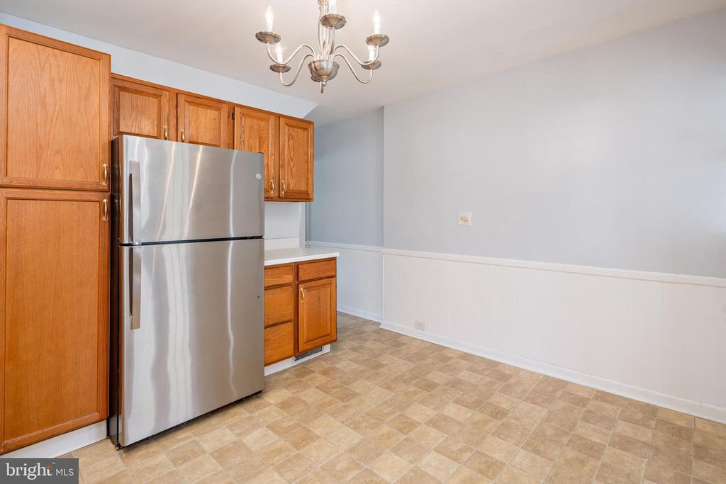 Image 9 of property listing at 8546 OAKLEIGH RD, Baltimore, MD 21234