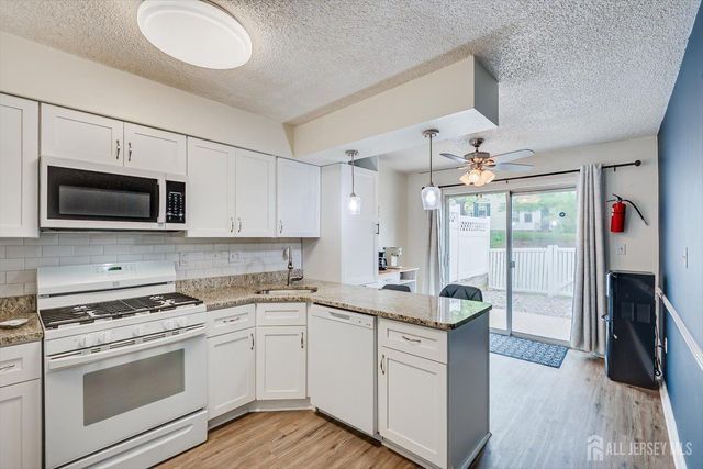 216 Amethyst Way 313, Franklin, NJ 08823