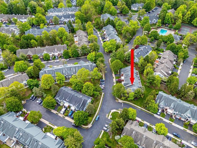 216 Amethyst Way 313, Franklin, NJ 08823