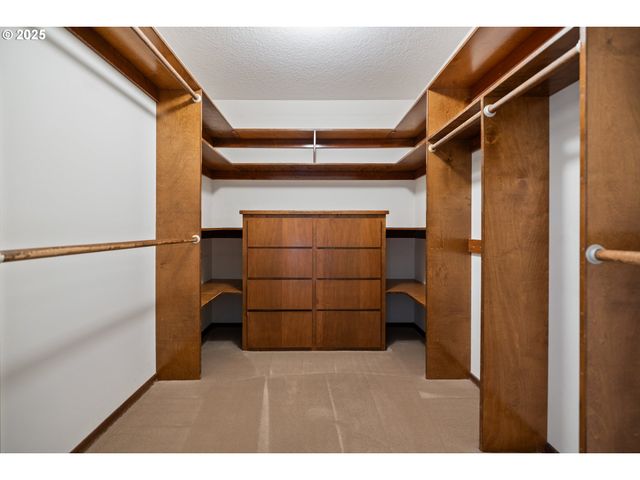 19305 Nw ATHENA Pl, Portland, OR 97229