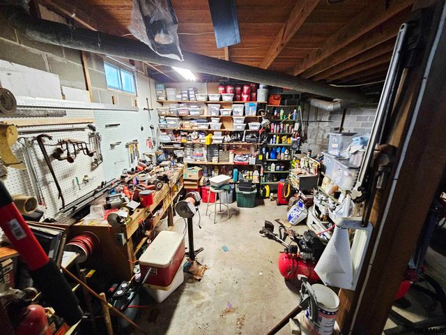 32011 Road J Road, Harvard, NE 68944