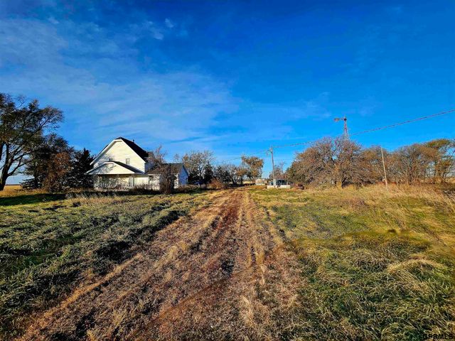 32011 Road J Road, Harvard, NE 68944