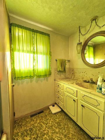 32011 Road J Road, Harvard, NE 68944