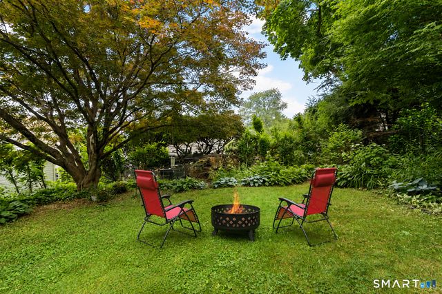 65 Deerfield Avenue, Middletown, CT 06457