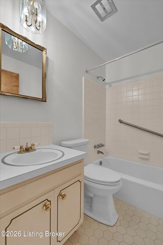 3306 Mid Dale Ln, Louisville, KY 40220