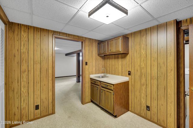 3306 Mid Dale Ln, Louisville, KY 40220