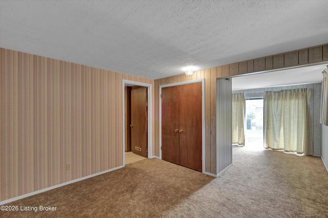 3306 Mid Dale Ln, Louisville, KY 40220