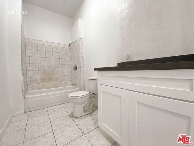 1419 W 36th Street, Los Angeles, CA 90018