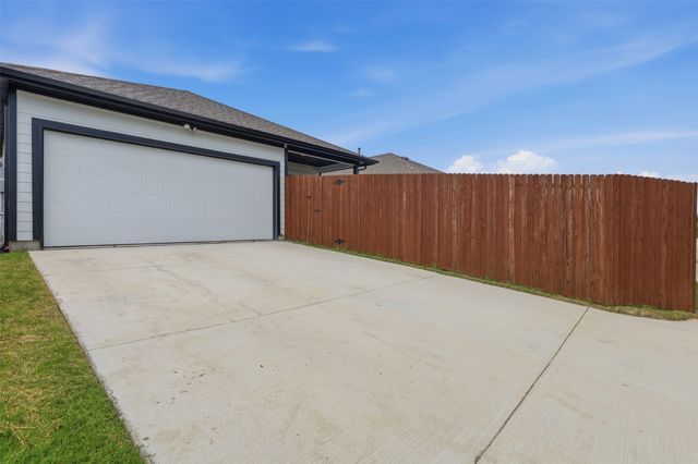 6736 Windfall Drive, Fort Worth, TX 76135