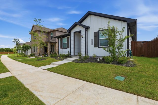 6736 Windfall Drive, Fort Worth, TX 76135