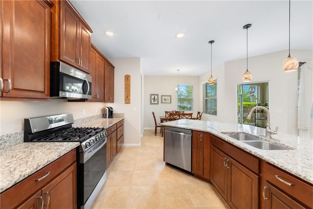 1410 Caddy Court, Vero Beach, FL 32966