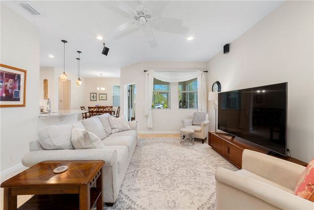 1410 Caddy Court, Vero Beach, FL 32966