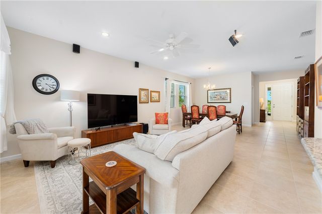 1410 Caddy Court, Vero Beach, FL 32966