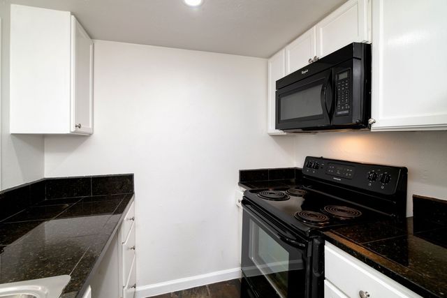 2808 Throckmorton Street 207, Dallas, TX 75219