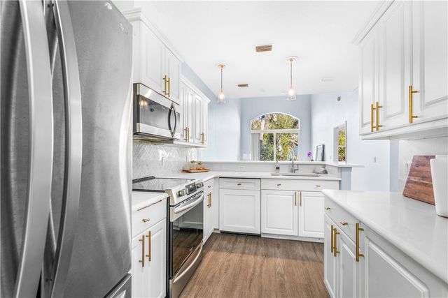 909 Bahia Mar Road, Vero Beach, FL 32963