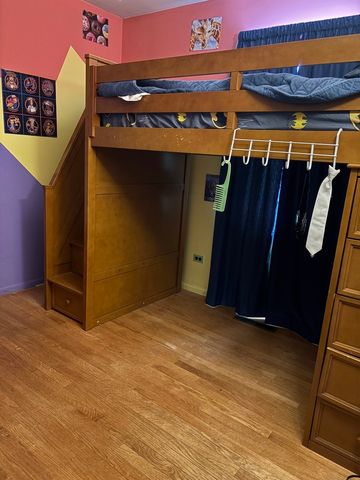 170 Cherrywood Road, Buffalo Grove, IL 60089