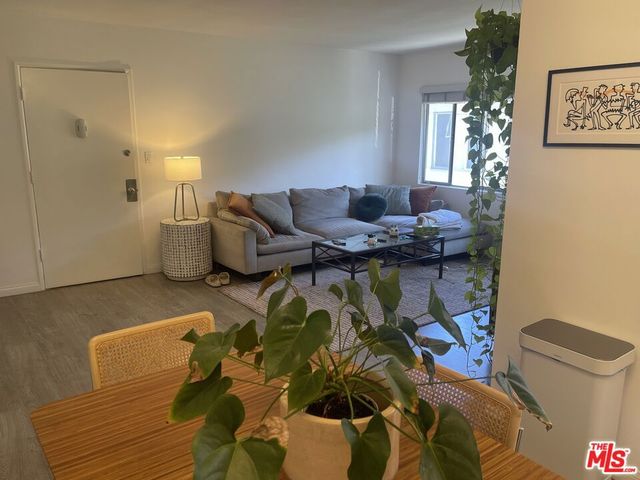 304 S Doheny Drive, Beverly Hills, CA 90211