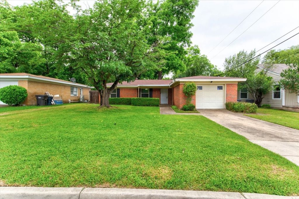 3558 Winston Road, Fort Worth, TX 76109