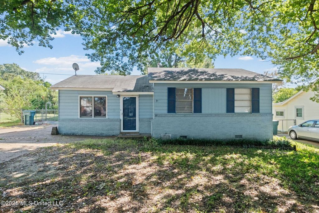 1633 Whitehead Drive, Southaven, MS 38671 — exterior