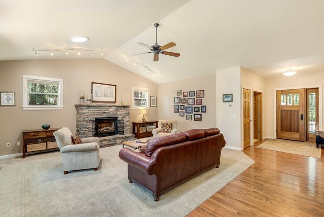 19479 W Campbell Road, Bend, OR 97702