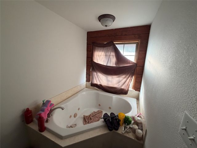 1343 Gunter Road, Whitesboro, TX 76273
