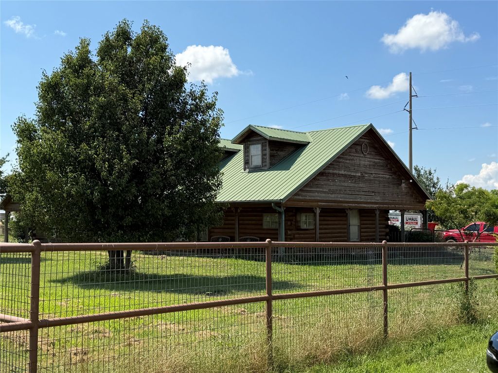 1343 Gunter Road, Whitesboro, TX 76273