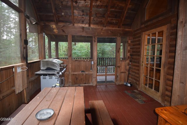 1502 Ridgecrest Drive, Sevierville, TN 37876