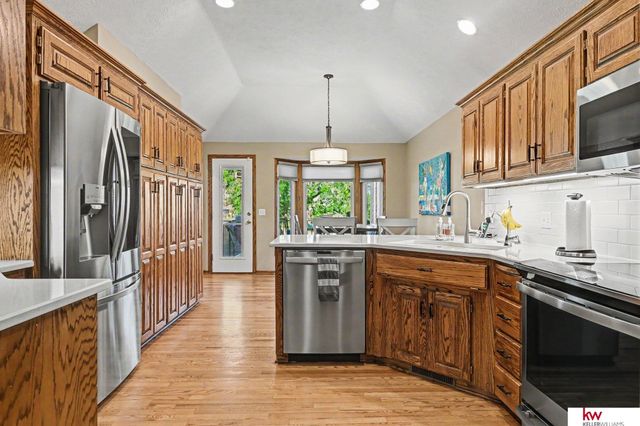 9920 S 172 Circle, Omaha, NE 68136