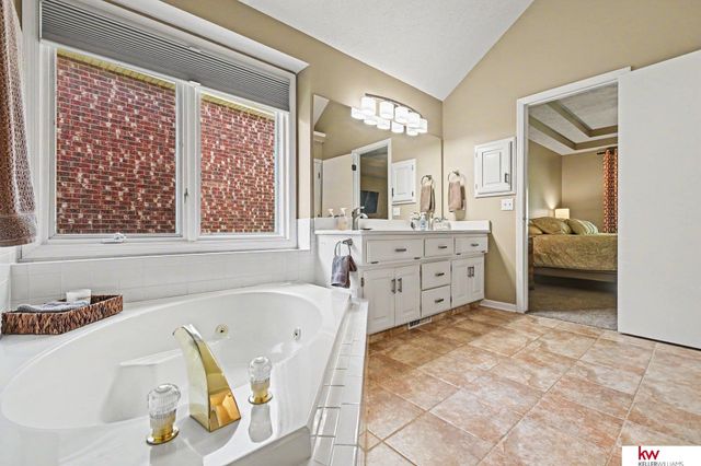 9920 S 172 Circle, Omaha, NE 68136