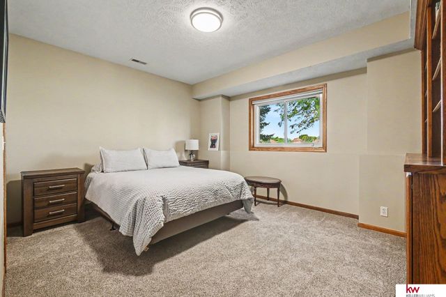 9920 S 172 Circle, Omaha, NE 68136