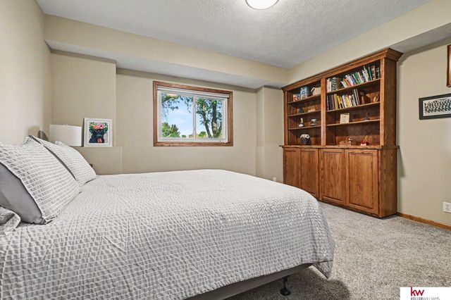 9920 S 172 Circle, Omaha, NE 68136