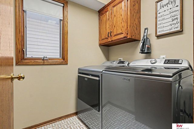 9920 S 172 Circle, Omaha, NE 68136